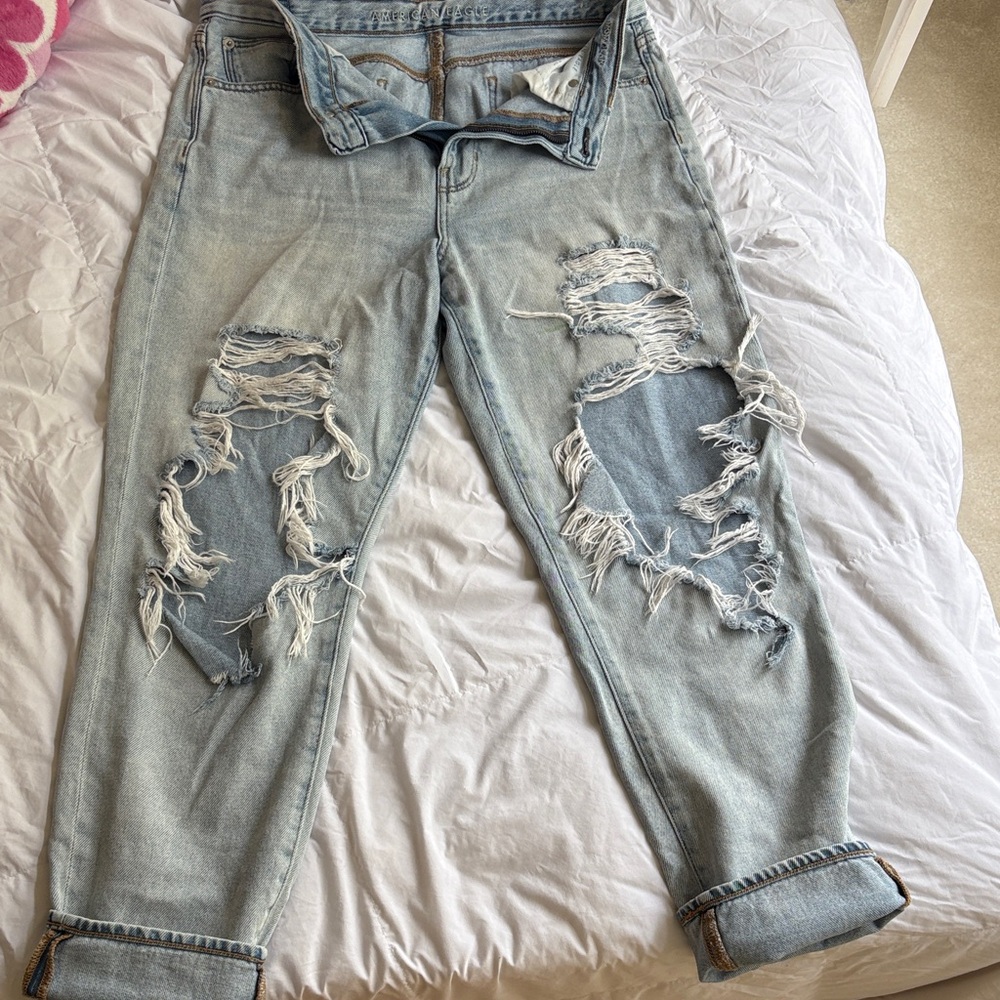 American Eagle Outfitters Light Blue Distressed Boyfriend Jeans